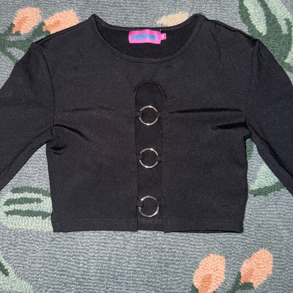 Black open going out top